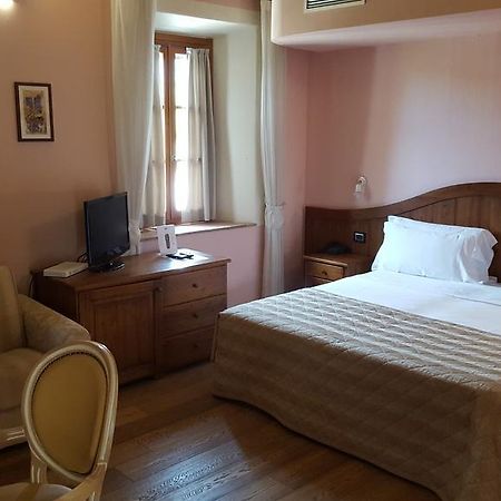 Hotel Cascina Canova Uggiate-Trevano Ngoại thất bức ảnh