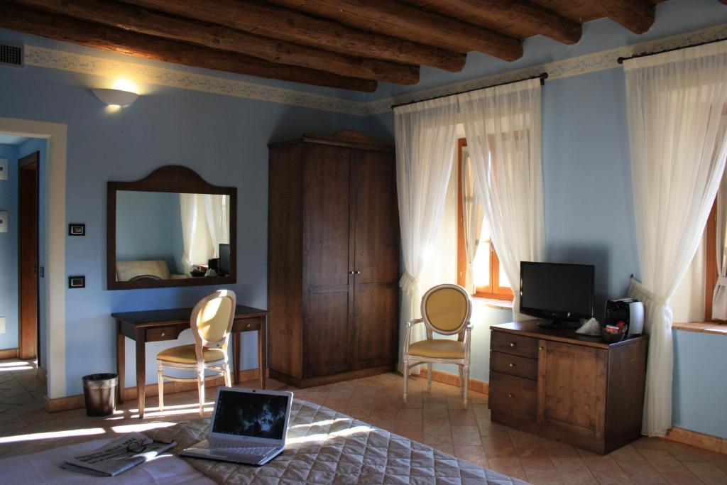 Hotel Cascina Canova Uggiate-Trevano Ngoại thất bức ảnh