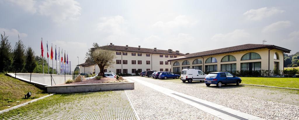 Hotel Cascina Canova Uggiate-Trevano Ngoại thất bức ảnh