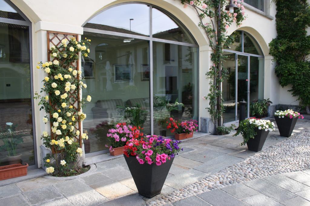 Hotel Cascina Canova Uggiate-Trevano Ngoại thất bức ảnh