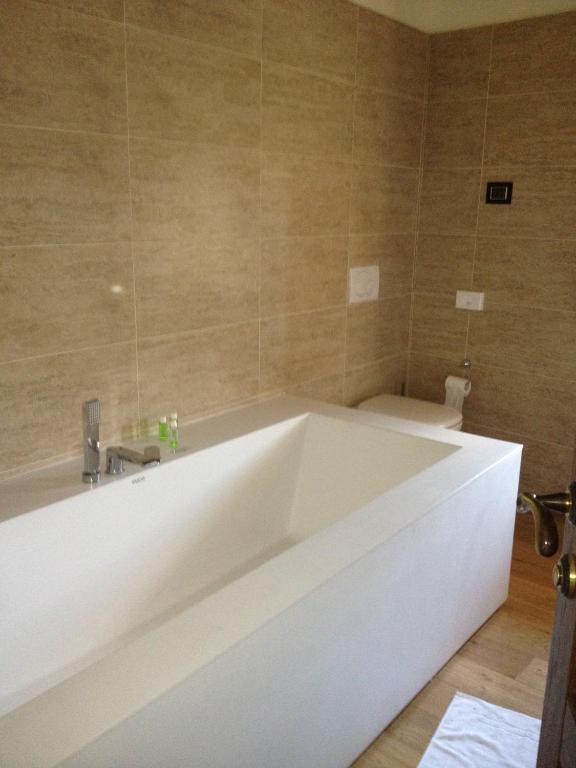 Hotel Cascina Canova Uggiate-Trevano Phòng bức ảnh
