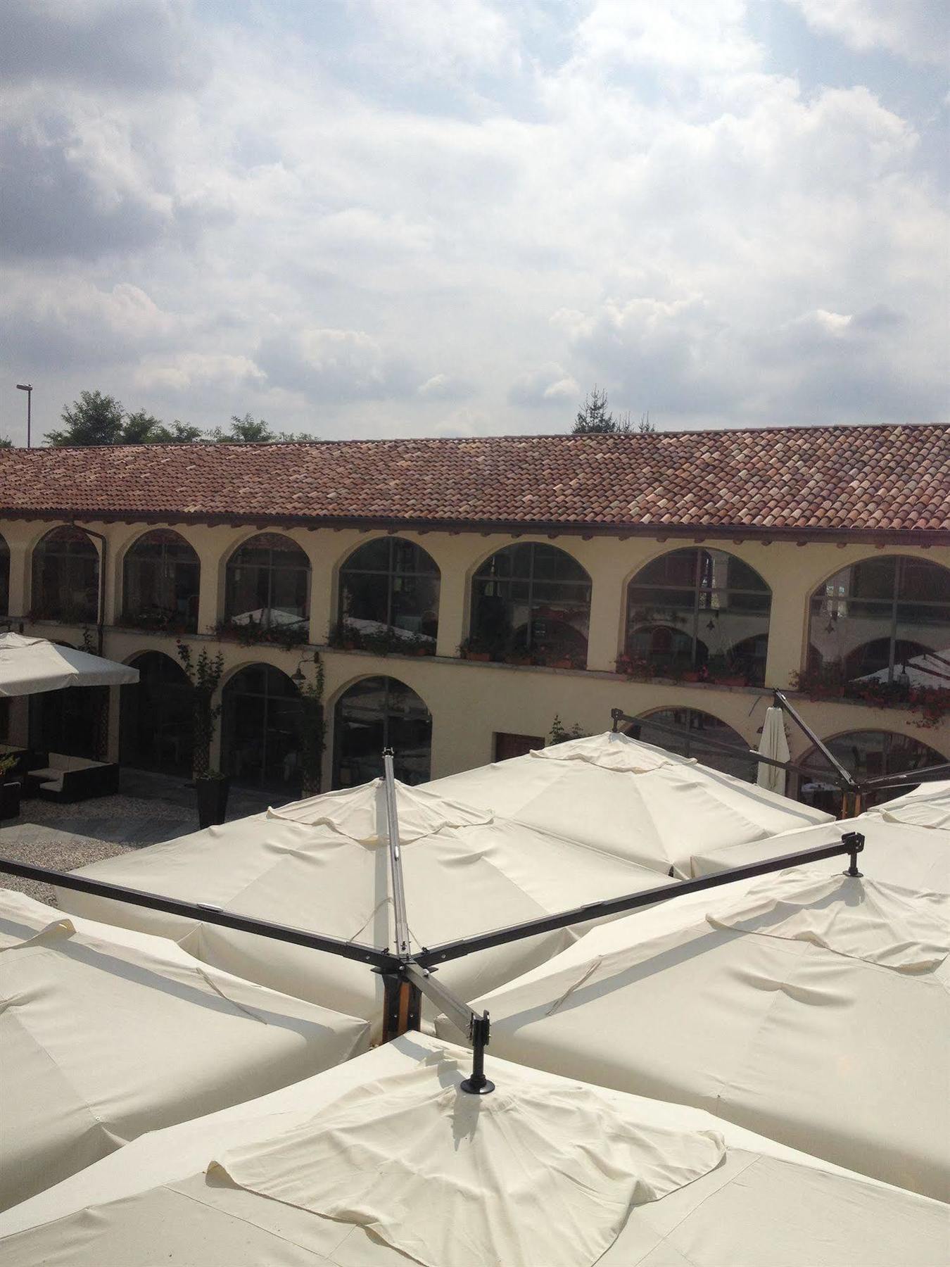 Hotel Cascina Canova Uggiate-Trevano Ngoại thất bức ảnh