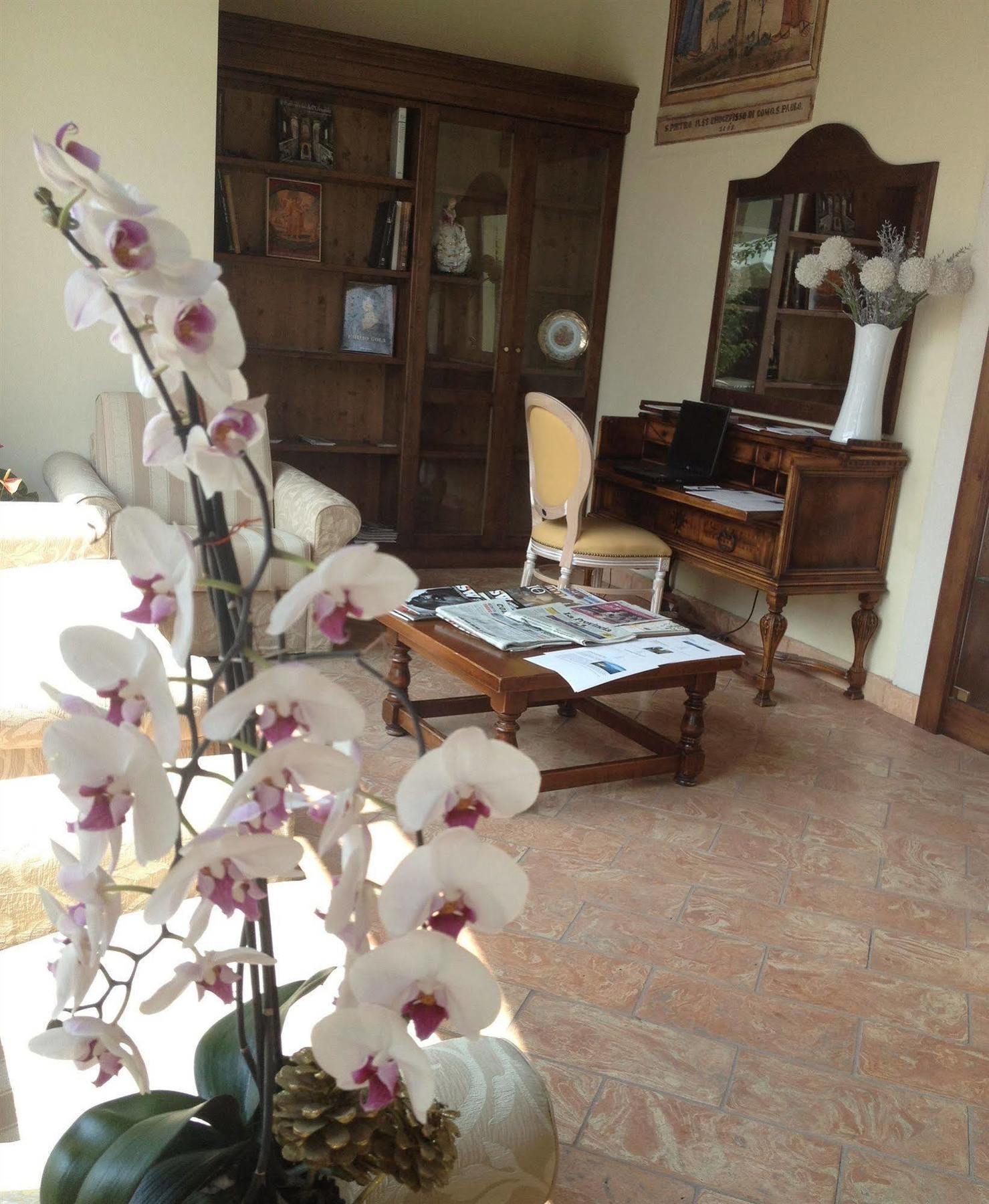 Hotel Cascina Canova Uggiate-Trevano Ngoại thất bức ảnh