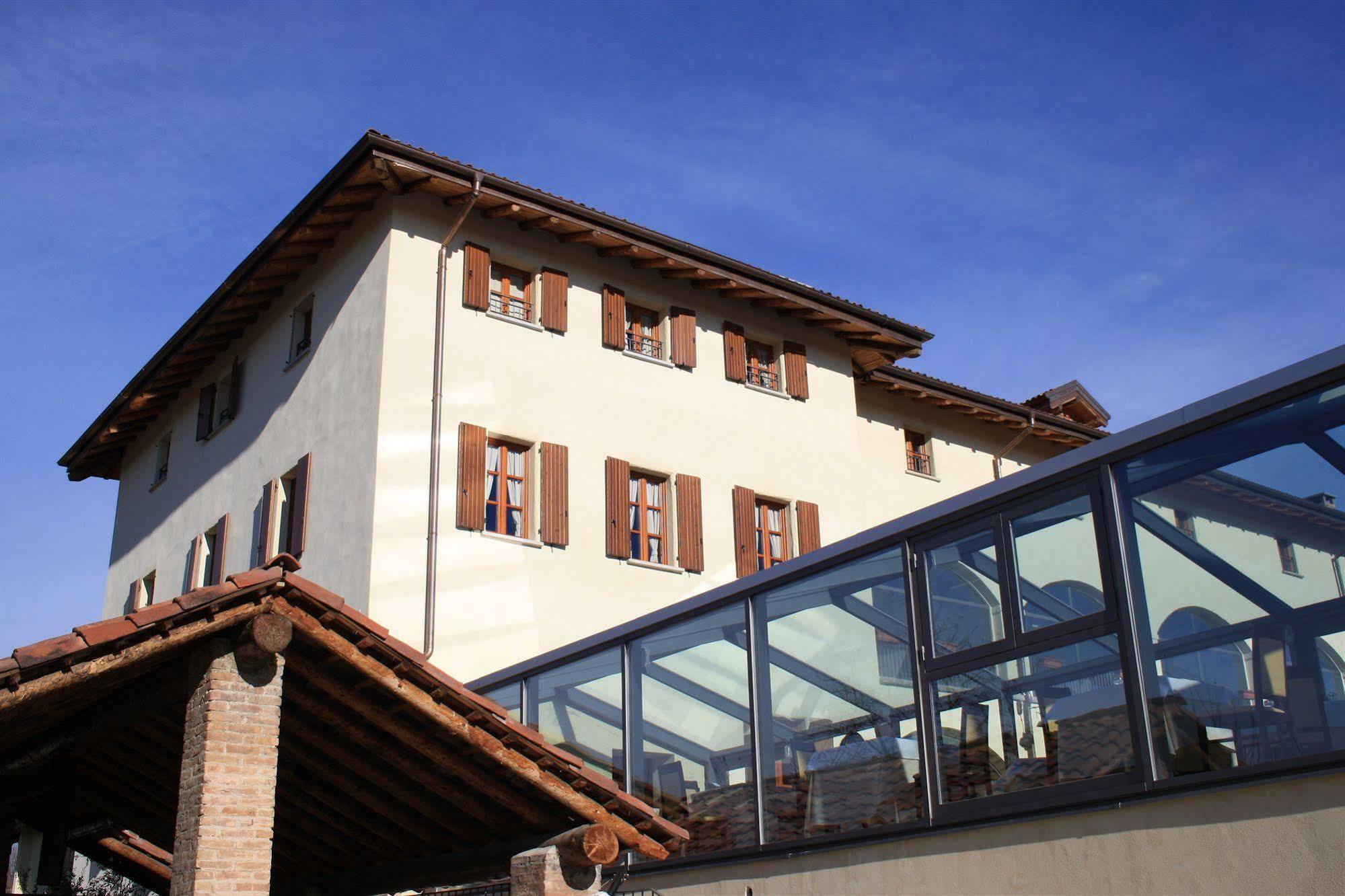Hotel Cascina Canova Uggiate-Trevano Ngoại thất bức ảnh